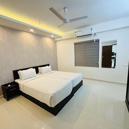 Hotel Nujoom Rooms & Apartments Kochi Екстер'єр фото