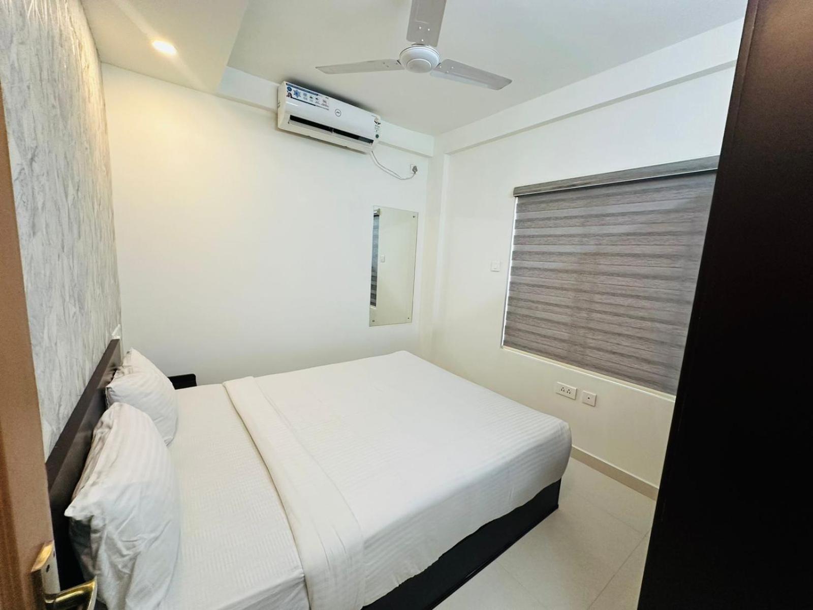 Hotel Nujoom Rooms & Apartments Kochi Екстер'єр фото
